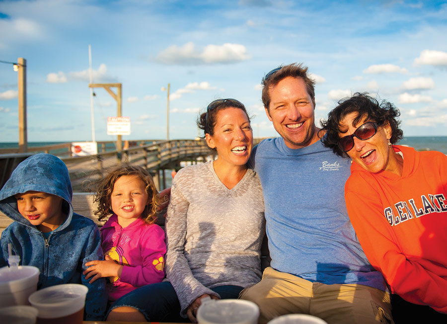 Fish Heads Bar and Grill family fun on the pier